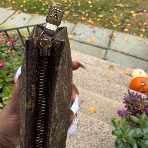 🔥LOUIS VUITTON🔥Toiletry pouch! Very very good condition! With COA! - Picture 10 of 11